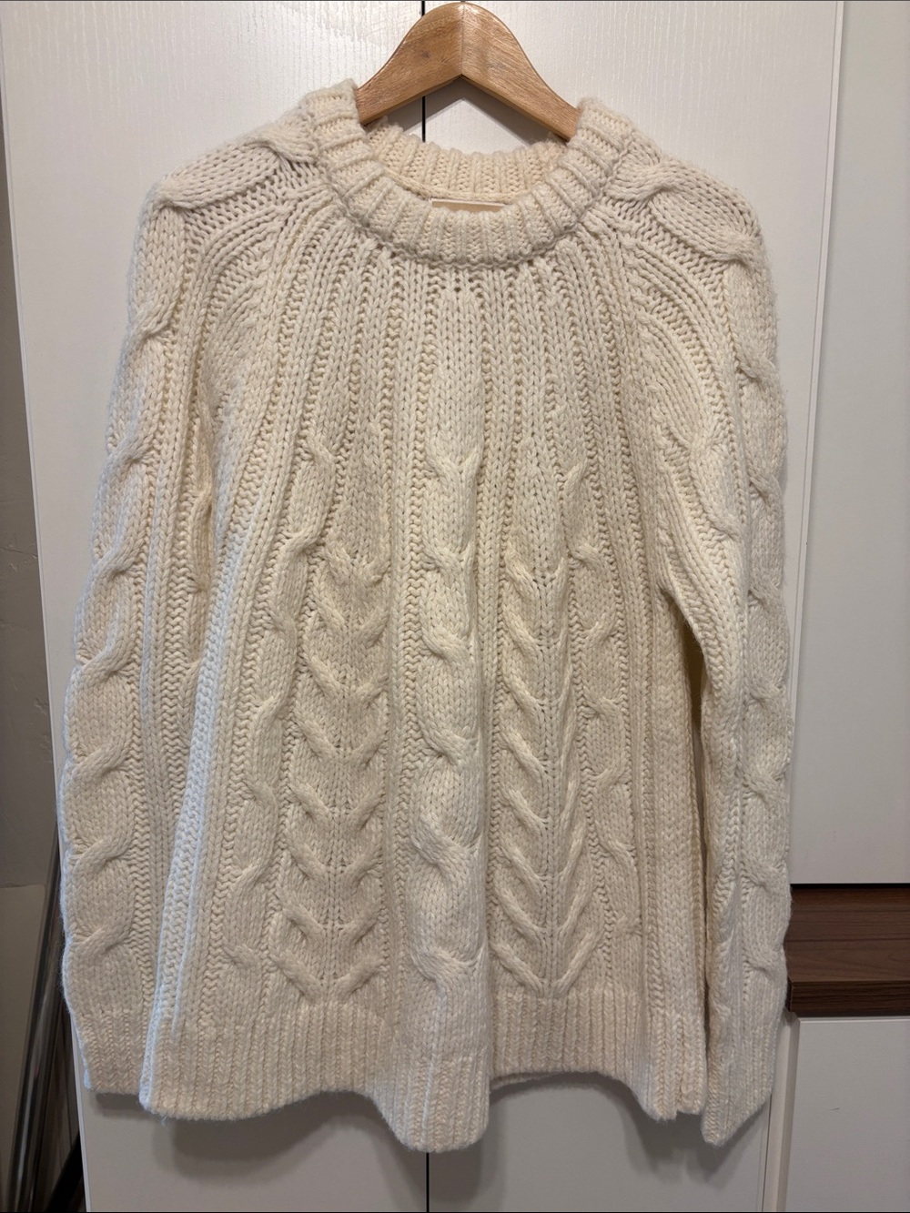 Oversized Alpaca Cable Knit Sweater - L